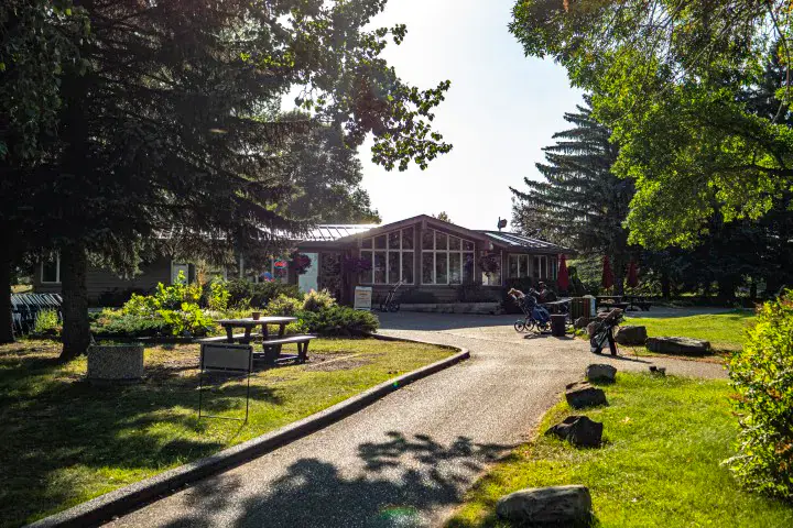 Maple Ridge community in Calgary